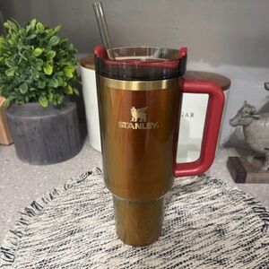 Laney Wilson Country Gold 40 oz. Stanley